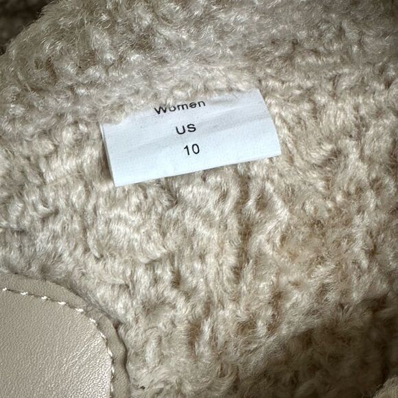 Abercrombie & Fitch Cream Sherpa Slippers 10 - Picture 4 of 5